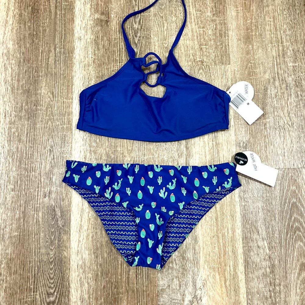 Bikini with reversible bottoms